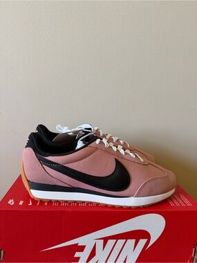 Nike Pacific Red Stardust HM4771-601 Women’s Size 10